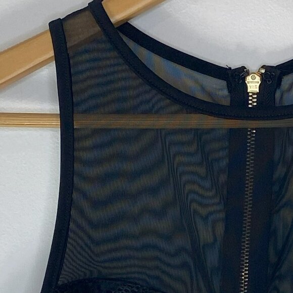 Charlotte Russe - Sleeveless Top, Embroidered/Textured-feel, Back Zip, Sheer - L - Picture 3 of 7